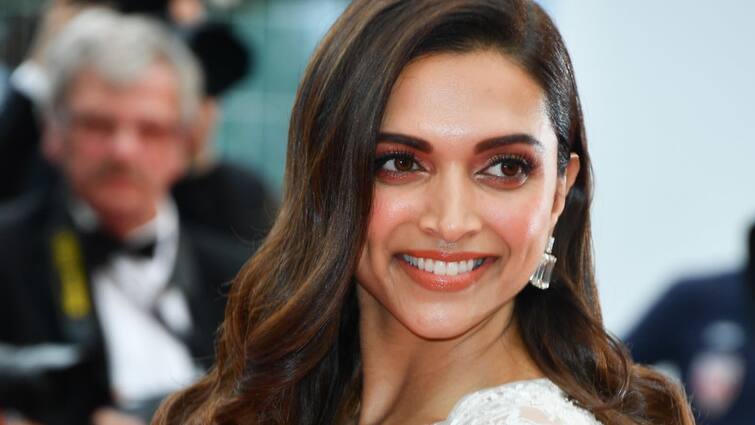 Deepika padukone share this beauty tips દિપીકા પાદુકોણની ગ્લોઇંગ સ્કિનનું રાજ છે આ તેનું બેઝિક રૂટીન, એક્ટ્રેસે શેર કર્યું બ્યુટી સિક્રેટ