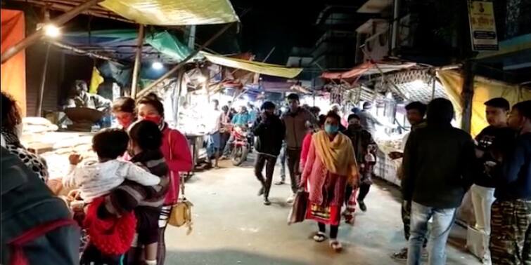 North 24 Parganas: picture of breaking the rules this time at the Poush Mela in Shyamnagar North 24 Parganas: করোনা বিধিকে বুড়ো আঙুল, নিয়ম ভঙ্গের ছবি এবার শ্যামনগরের পৌষমেলায়