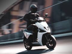 Top Electric Scooters: ये हैं देश के टॉप-5 इलेक्ट्रिक स्कूटर्स, मिलेगी 236km तक की राइडिंग रेंज