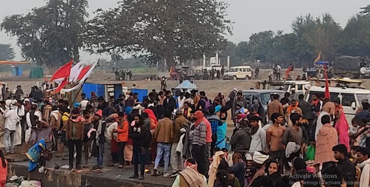 संक्रमित मरीजो की बढ़ती संख्या की बीच जिले में धार्मिक, सामाजिक, राजनीतिक आयोजन लगातार जारी है ओर इन आयोजनो में कोविड नियमो की अनदेखी साफ तौर पर देखी जा सकती है