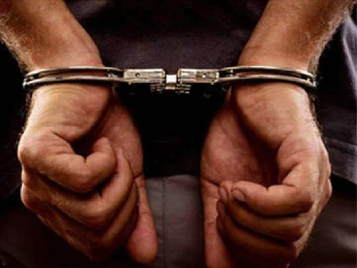 Sehore Police caught the accused from the highway after raping a minor in Dudalai of Sehore and throwing him in the well ANN Sehore News: दुदलई में नाबालिग से दुष्कर्म का आरोपी गिरफ्तार, 10 हजार का था इनाम