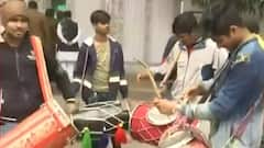 Rebel UP BJP MLAs set jo join SP, celebration begins