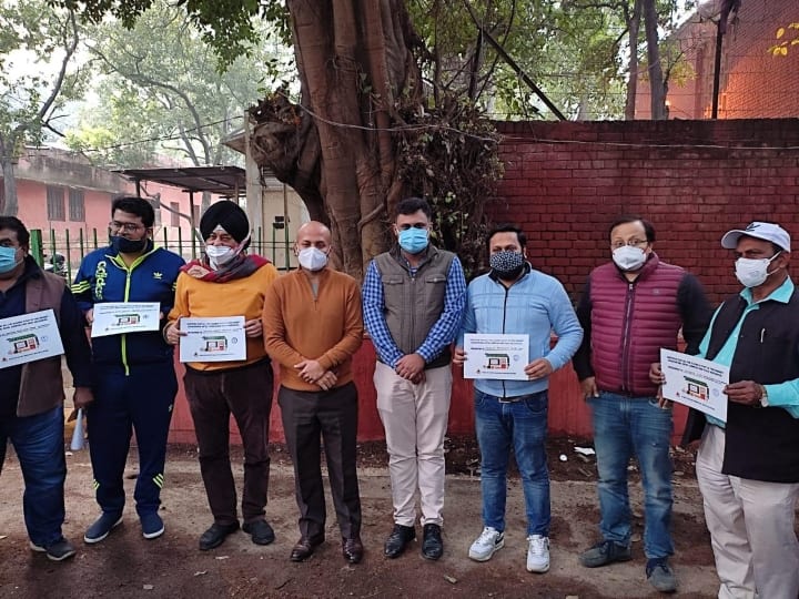 Covid-19 in Delhi: सरोजिनी नगर इलाके की मार्केट एसोसिएशन को मिला Fully Vaccinated होने का दर्जा Delhi COVID-19 district administration issued fully vaccinated market certificate to all five market associations in Sarojini Nagar ANN Covid-19 in Delhi: सरोजिनी नगर इलाके की मार्केट एसोसिएशन को मिला Fully Vaccinated होने का दर्जा