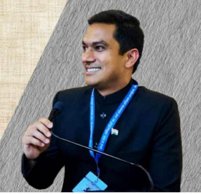 ​Kisah Sukses IAS Prem Prakash Meena Kembali Ke India Setelah Memberikan Layanan Di Banyak Negara