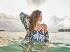 अनन्या पांड्याचा बोल्ड अवतार, सोशल मीडियावर फोटो व्हायरल