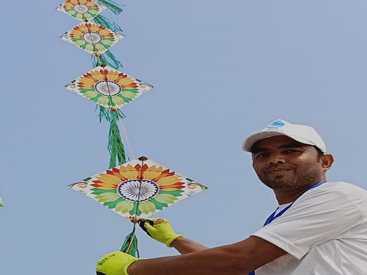 मकर संक्रांति पर उदयपुर के अब्दुल कादिर ने किया हैरान करने वाला कारनामा, एक ही डोर पर उड़ाई 700 पतंगें 