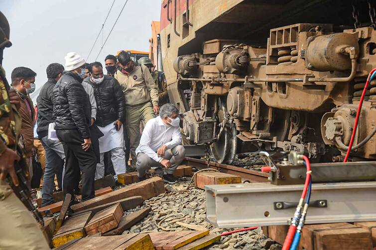 why Guwahati-Bikaner Express Derailed today forensic team will examine engine North Bengal Train Accident: কেন লাইনচ্যুত হল বিকানের-গুয়াহাটি এক্সপ্রেস? আজ ইঞ্জিনের ফরেন্সিক টেস্ট