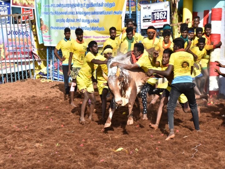 Palamedu Jallikattu: “முன்னாடி ஒன்னு பேசுறீங்க.. ஜல்லிக்கட்டு ஆரம்பிச்சதும் ஒன்னு பேசுறீங்க” - கொதித்து எழுந்த அமைச்சர் மூர்த்தி