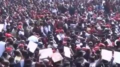 लखनऊ में समाजवादी पार्टी ने दी चुनाव आयोग को चुनौती ! तस्वीरें तो यही कह रहीं