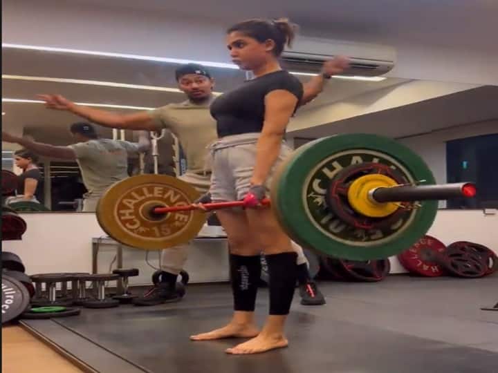 samantha deadlifts 75,80,85 kg on barbell Samantha On Weightlifting | எனக்கு ராஜாவா நான்... வெயிட் லிஃப்டிங்கில் மாஸ் காட்டும் சமந்தா..