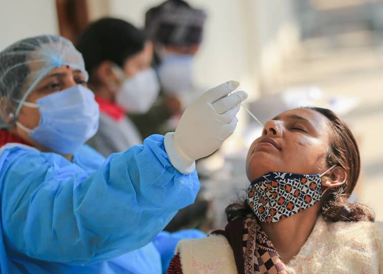 कोरोना: डॉक्टर चेता रहे सरकारों को, आखिर क्यों पुरानी गलती दोहरा रहे?