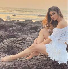 ਮੌਨੀ ਰਾਏ ਨੇ ਬੀਚ 'ਤੇ ਦਿਖਾਇਆ ਸ਼ਾਨਦਾਰ ਅੰਦਾਜ਼, ਵੇਖੋ ਖੂਬਸੂਰਤ ਤਸਵੀਰਾਂ