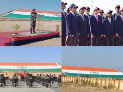 Indian Army Day 2022: जैसलमेर छावनी में डिस्प्ले किया गया दुनिया का सबसे बड़ा तिरंगा, वंदे मातरम से गूंजा समां