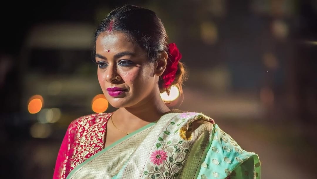 Iman Chakraborty: Singer Iman Chakraborty tested corona negative, share new photo on social media Iman Chakraborty: করোনা নেগেটিভ, 'দরজার খিল' খুলে শাঁখা সিঁদুর শাড়িতে সাজলেন ইমন!