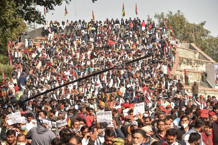 UP Elections 2022: Action on virtual rally of Samajwadi Party, counter-attack started between BJP and SP UP Elections: Samajwadi Party की वर्चुअल रैली पर कारवाई, BJP और एसपी में वार-पलटवार शुरू, जानिए किसने क्या कहा