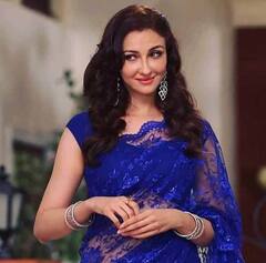 Saumya Tandon Photos: साड़ी में किसी खूबसूरत अप्सरा के कम नहीं लगतीं Bhabhi ji Ghar Par Hain की 'गोरी मैम' सौम्या टंडन