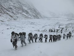 Indian Army Day 2022 Photos: సైనికా.. నీకు వందనం.. ఘనంగా భారత ఆర్మీ డే సెలబ్రేషన్స్, మాటలు చాలవన్న ప్రధాని మోదీ