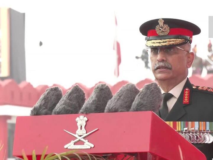 WATCH | Indian Army Day Parade Honours The Valour Of Soldiers, Sacrifices Made By Them Army Day 2022 Parade Photos Video at Cariappa Parade Ground in New Delhi WATCH | Indian Army Day Parade Honours The Valour Of Soldiers, Sacrifices Made By Them