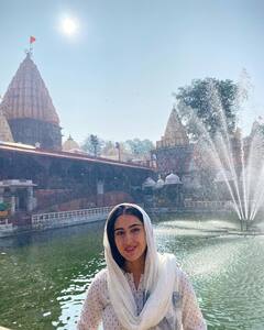 IN PICS| Sara Ali Khan Seeks Blessings Of 'Mahakal' With Mother Amrita Singh