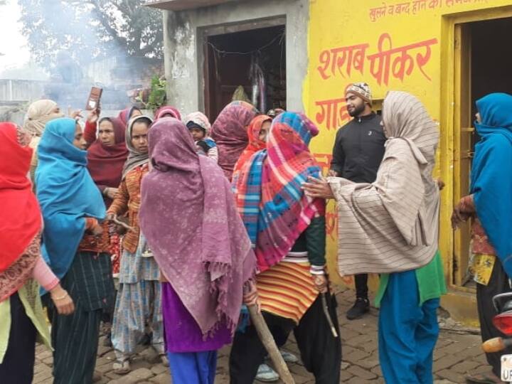 Uttar Pradesh Bagpat Drunken Husband Wife Contract Dispute and Warning to Government ANN Baghpat: शराबी पतियों से गुस्साई महिलाओं ने ठेके में घुसकर किया हंगामा, मोदी सरकार को दी ये चेतावनी
