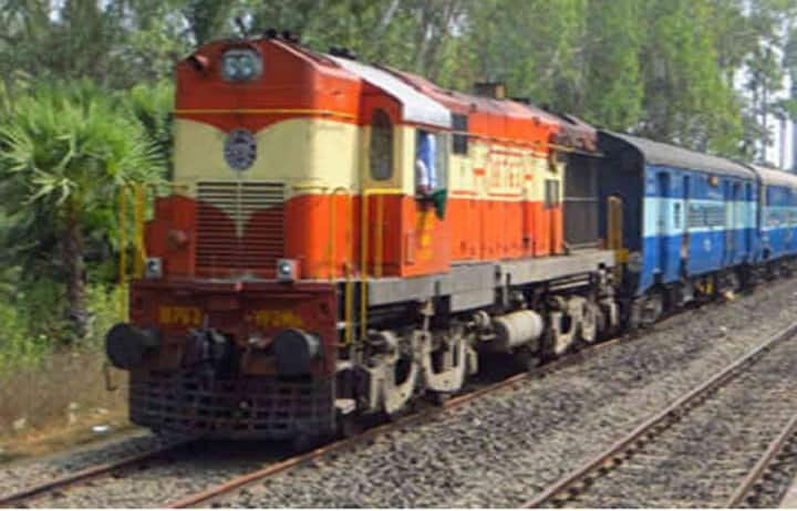 Sabarmati Botad Train: Ahmedabad Botad broad gauge train will start in month Sabarmati Botad Train: અમદાવાદ-બોટાદ બ્રોડગેજ ટ્રેનને લઈને આવ્યા સૌથી મોટા સમાચાર, ક્યારથી આ ટ્રેન થશે શરૂ?