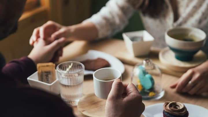 চটজলদি পেট ভরবে আবার প্রয়োজনীয় পুষ্টিও শরীরে যাবে, এমনই স্যুপের সজর রেসিপি রইল। বাটিতে চুমুক দিয়েই নিশ্চিন্তে ঘুমোতে যেতে পারেন।