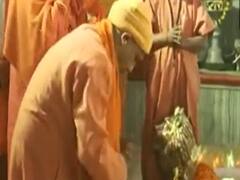 Gorakhpur News: मकर संक्रांति पर गोरखनाथ मंदिर में उमड़ा आस्था का जनसैलाब, सीएम योगी ने चढ़ाई खिचड़ी