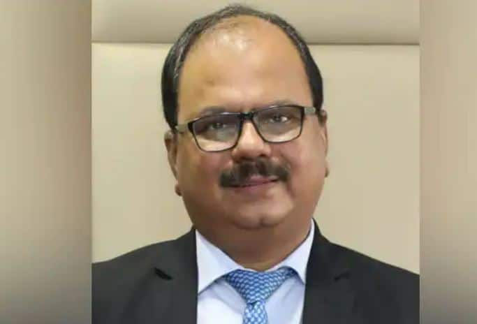 CBI arrests GAIL Director, Marketing, ES Ranganathan in bribery case: officials GAIL Director Arrested: గెయిల్ మార్కెటింగ్ డైరెక్టర్‌ అరెస్ట్.. సోదాల్లో రూ.1.29 కోట్ల నగదు, బంగారం స్వాధీనం