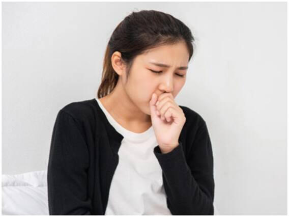 Health Tips: लगातार खांसी आने से हैं परेशान? तो इन चीजों का भूलकर भी न करें सेवन Health Tips: लगातार खांसी आने से हैं परेशान? तो इन चीजों का भूलकर भी न करें सेवन