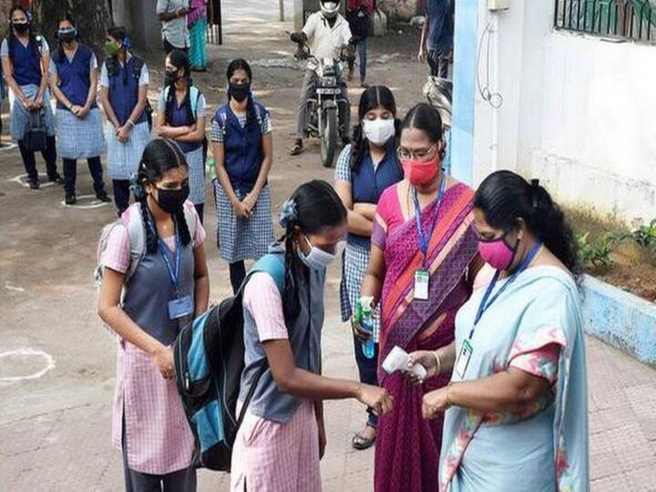 Coronavirus: due to covid 19 cases rises Schools have been declared shut in Tamil Nadu for all classes કોરોનાનો રાફડો ફાટતાં આ મોટા રાજ્યમાં શાળાઓ બંધ કરવાનો અપાયો આદેશ, પરીક્ષા પણ પાછી ઠેલવામાં આવી