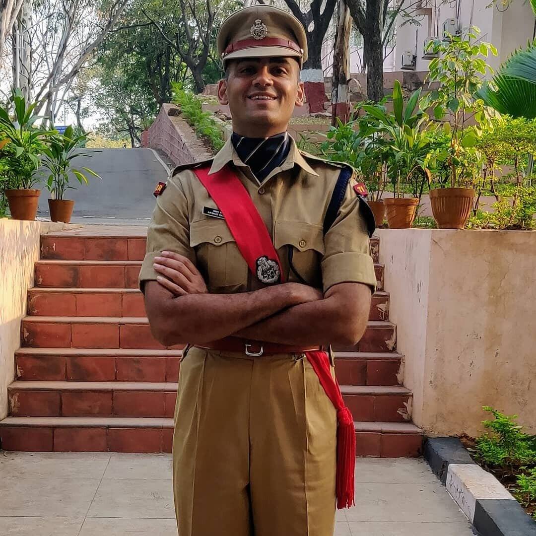 Success Story of IPS: चार बार मिली निराशा के बाद अक्षत ने पाई सफलता, चुभ गई थी दोस्तों की बात Success Story of IPS After four disappointments, Akshat got success Success Story of IPS: चार बार मिली निराशा के बाद अक्षत ने पाई सफलता, चुभ गई थी दोस्तों की बात