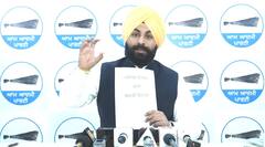 ਪੰਜਾਬ ਵਿਧਾਨ ਸਭਾ 'ਚ ਵੱਡੇ ਭਰਤੀ ਘੁਟਾਲੇ ਦਾ ਦਾਅਵਾ, ਆਪ' ਨੇ 154 ਮੁਲਾਜ਼ਮਾਂ ਦੀ ਲਿਸਟ ਜਾਰੀ ਕਰਕੇ ਦੱਸਿਆ ਕੌਣ ਕਿਸ ਦਾ ਰਿਸ਼ਤੇਦਾਰ