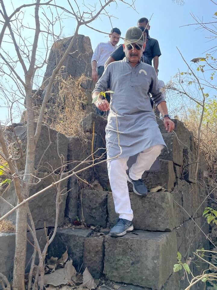 नांदेड येथील किनवट अभयारण्यात छत्रपती संभाजी राजेंनी घेतला जंगल सफारीचा आनंद.