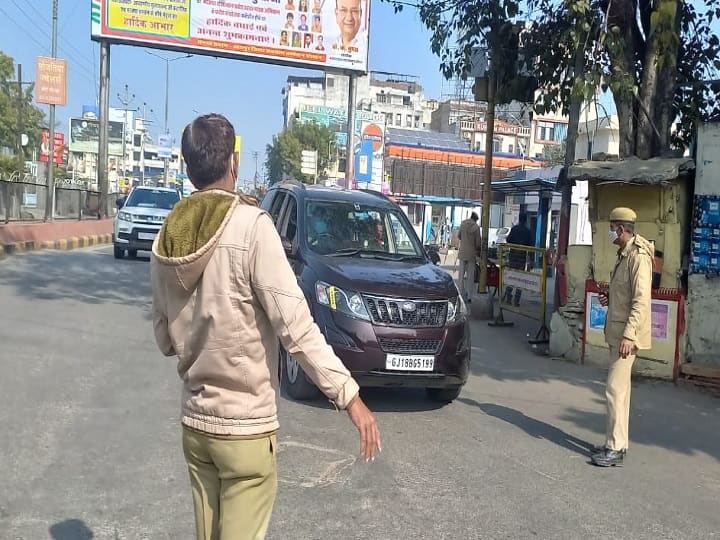 Rajasthan Weekend Lockdown in Udaipur, know in details ann  Weekend Curfew In Rajasthan: उदयपुर में 9 महीने बाद फिर सड़कों पर पसरा सन्नाटा, दिखा वीकेंड कर्फ्यू का असर 