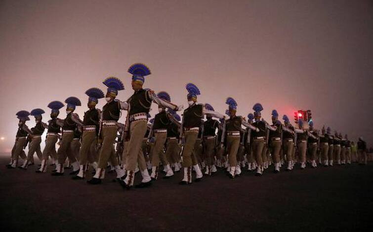 Republic Day: Traffic advisory issued for Republic Day parade rehearsals, these roads will remain closed; Use these alternate routes ਗਣਤੰਤਰ ਦਿਵਸ ਪਰੇਡ ਰਿਹਰਸਲ ਲਈ ਟ੍ਰੈਫਿਕ ਐਡਵਾਈਜ਼ਰੀ ਜਾਰੀ, ਪੜ੍ਹੋ ਕਿਹੜੀਆਂ ਸੜਕਾਂ ਰਹਿਣਗੀਆਂ ਬੰਦ ਅਤੇ ਕਿਹੜੀਆਂ ਖੁੱਲੀਆਂ 