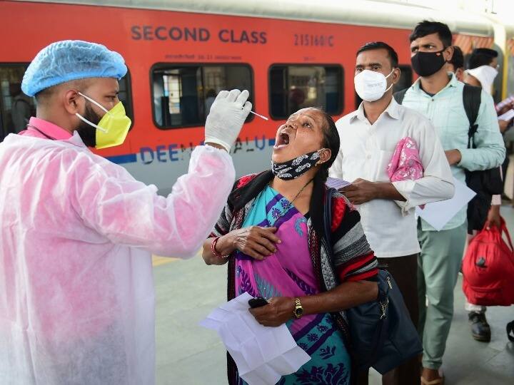 Mumbai Corona Update 7895 new cases report 11 death BMC Exempted 7 Day Home Quarantine Arriving From UAE ANN Coronavirus: मुंबई में कोरोना के 7895 नए मामले, BMC ने UAE से आने वाले अंतरराष्ट्रीय यात्रियों को दी ये छूट