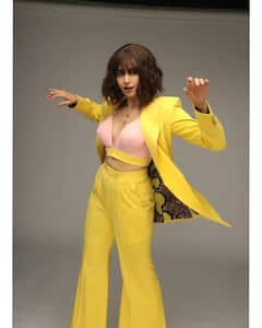 Adah Sharma: హద్దులు దాటేసిన అదా.. వైరలవుతోన్న ఫొటోలు..