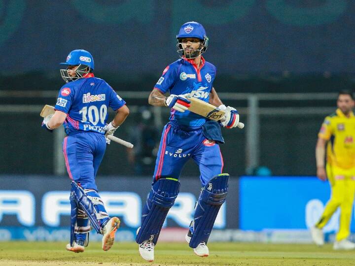 आईपीएल में सबसे ज्यादा चौके लगाने का रिकॉर्ड शिखर धवन (Shikhar Dhawan) के नाम दर्ज है. 'गब्बर' के नाम से मशहूर धवन के नाम आईपीएल में 654 चौके दर्ज हैं. वह इस टूर्नामेंट में 600 से ज्यादा चौके लगाने वाले एकमात्र बल्लेबाज हैं. धवन ने आईपीएल में 5784 रन बनाए हैं.