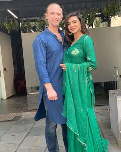 Tv Celebs Married To Foreigners: Aashka Goradia से Suchitra Pillai तक, इस सेलेब्स ने की है विदेशियों से शादी
