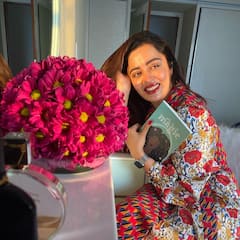 Neha Pendse House Photos: बेहद खूबसूरत है अनीता भाबी के घर का कोना-कोना, देखें बेडरूम से लेकर लिविंग एरिया तक की झलक