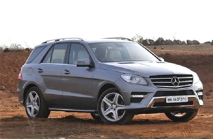 फरहान के पास Mercedes GLS 350D भी है, जिसे एक्टर ने 1.5 करोड़ रुपए में खरीदा था.