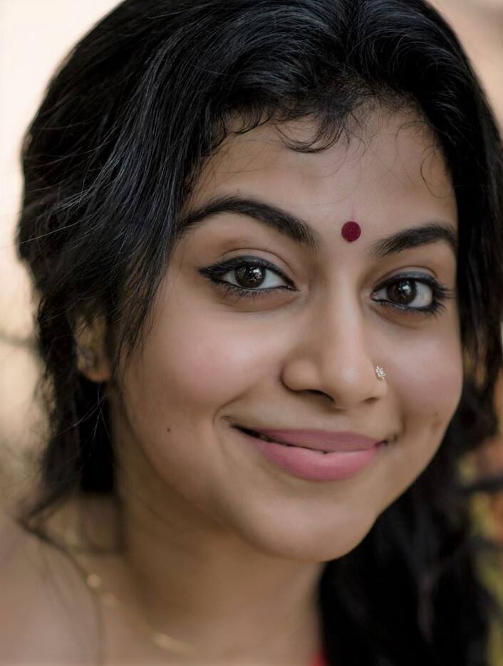 2016-இல் தனது காதலர் ஃப்ரான்சிஸ் தாமஸை மணந்தார்.