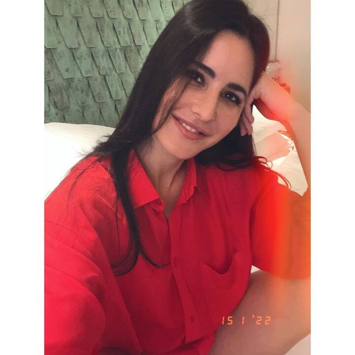 इंदौर में पति विक्की के साथ क्वालिटी टाइम बिता रहीं कैटरीना कैफ ने सोशल मीडिया पर कुछ तस्वीरें शेयर की हैं.  (फोटो- सोशल मीडिया)