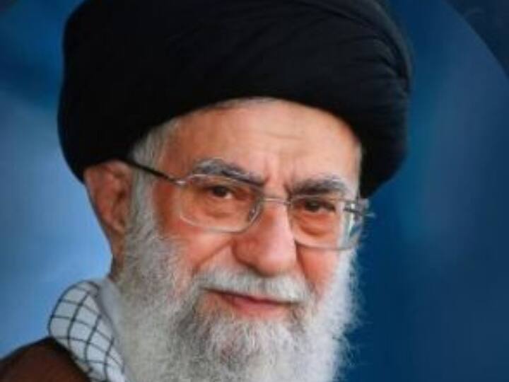Twitter Bans account linked to Iran leader Ayatollah Ali Khamenei on Video threatening Donald Trump Twitter Bans Account: ईरान के एक बड़े नेता का Twitter अकाउंट स्थायी रूप से सस्पेंड, ट्रंप से जुड़ा है विवाद