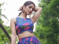 Ruhani Sharma: లెహంగాలో 'హిట్' హీరోయిన్ కొత్త ఫోజులు