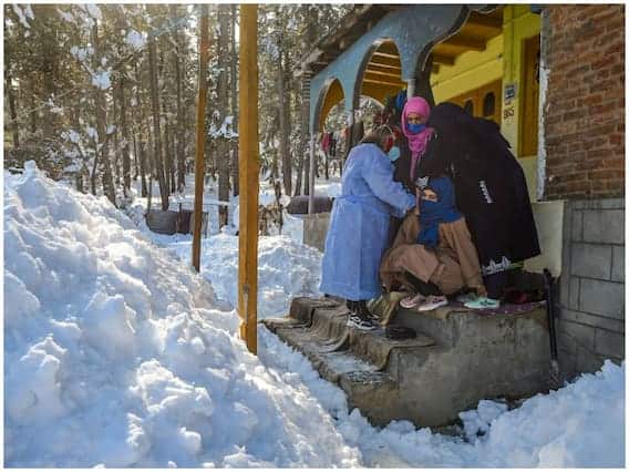 ખાસ પોસ્ટેજ સ્ટેમ્પના વિમોચન માટે ઓનલાઈન આયોજિત કાર્યક્રમને સંબોધતા માંડવીયાએ કહ્યું કે આ ભારતીયો માટે ગર્વની ક્ષણ છે અને ભારતની કોવિડ વિરોધી રસીકરણ અભિયાનની સિદ્ધિથી સમગ્ર વિશ્વ આશ્ચર્યચકિત છે. તેમણે આ સફળ અભિયાનને આંતરરાષ્ટ્રીય સમુદાય માટે પ્રેરણારૂપ પણ ગણાવ્યું.