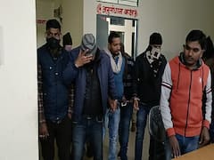 Liquor Ban in Bihar: सुपौल में मैनेजर ने कर दिया 'कांड', बैंक में बैठकर दोस्तों के साथ छलका रहा था जाम, फिर...