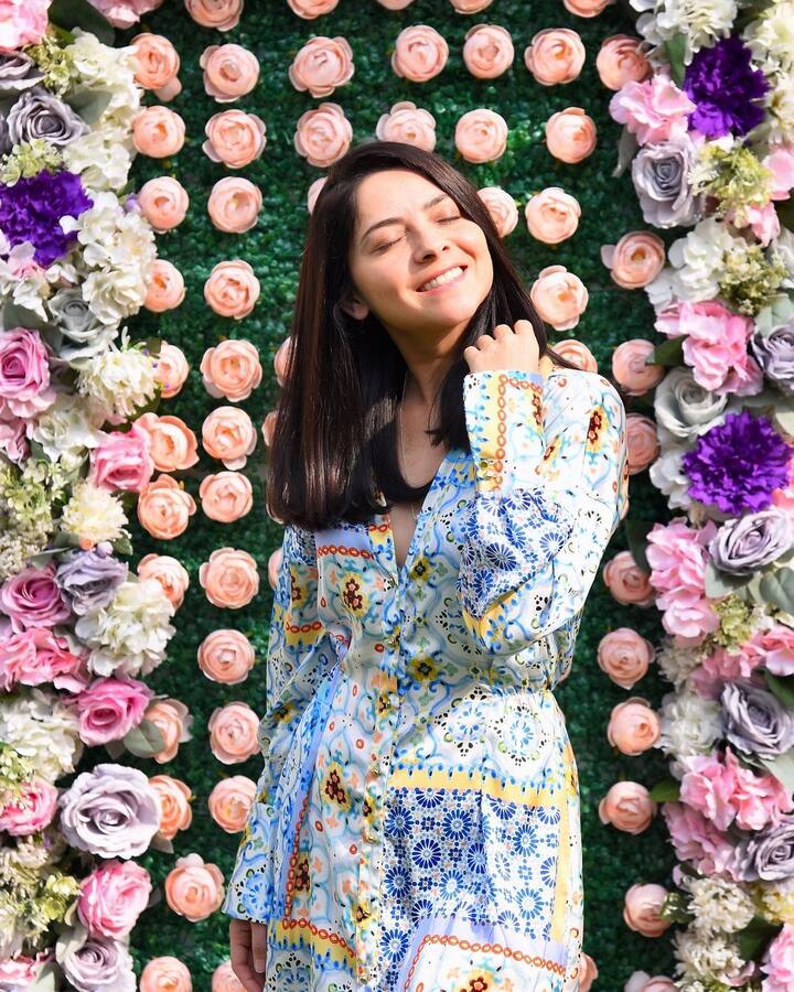 तिच्या या फोटोवर कमेंट्स आणि लाईक्सचा वर्षाव होतोय. (photo : instagram @sonalee18588)