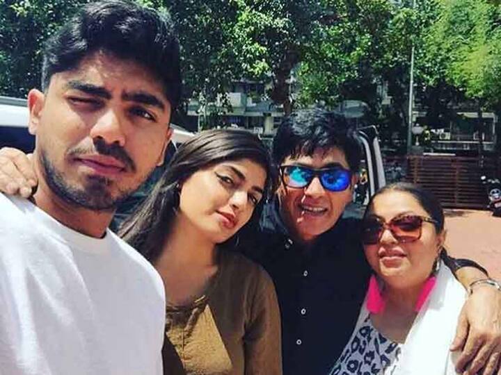 भाबीजी घर पर हैं के एक और एक्टर आसिफ शेख की तरह उनके बेटे भी काफी हुनरमंद हैं. वह बॉलीवुड में असिस्टेंट डायरेक्टर हैं. आसिफ शेख के बेटे अलीजा शेख केसरी जैसी फिल्मों में बतौर एडी काम कर चुके हैं.