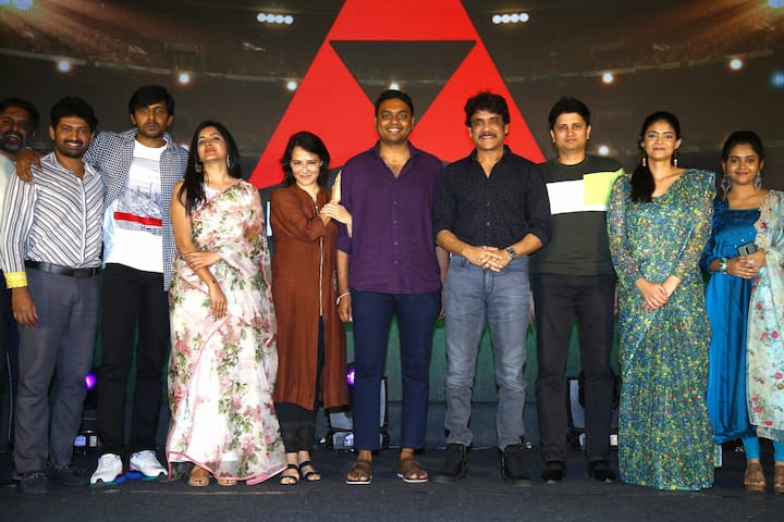 ప్రీ రిలీజ్ ఈవెంట్‌కు అటెండ్ అయిన గెస్టుల‌తో 'లూజ‌ర్' టీమ్‌